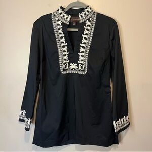 Dana Buchman Medium long sleeve tunic shirt embroidered V neck black white